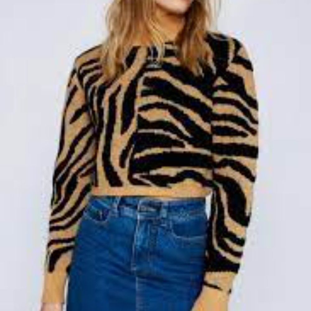 NWT!! Nasty Gal Lounge Animal Print High Neck Crop Sweater Size Small